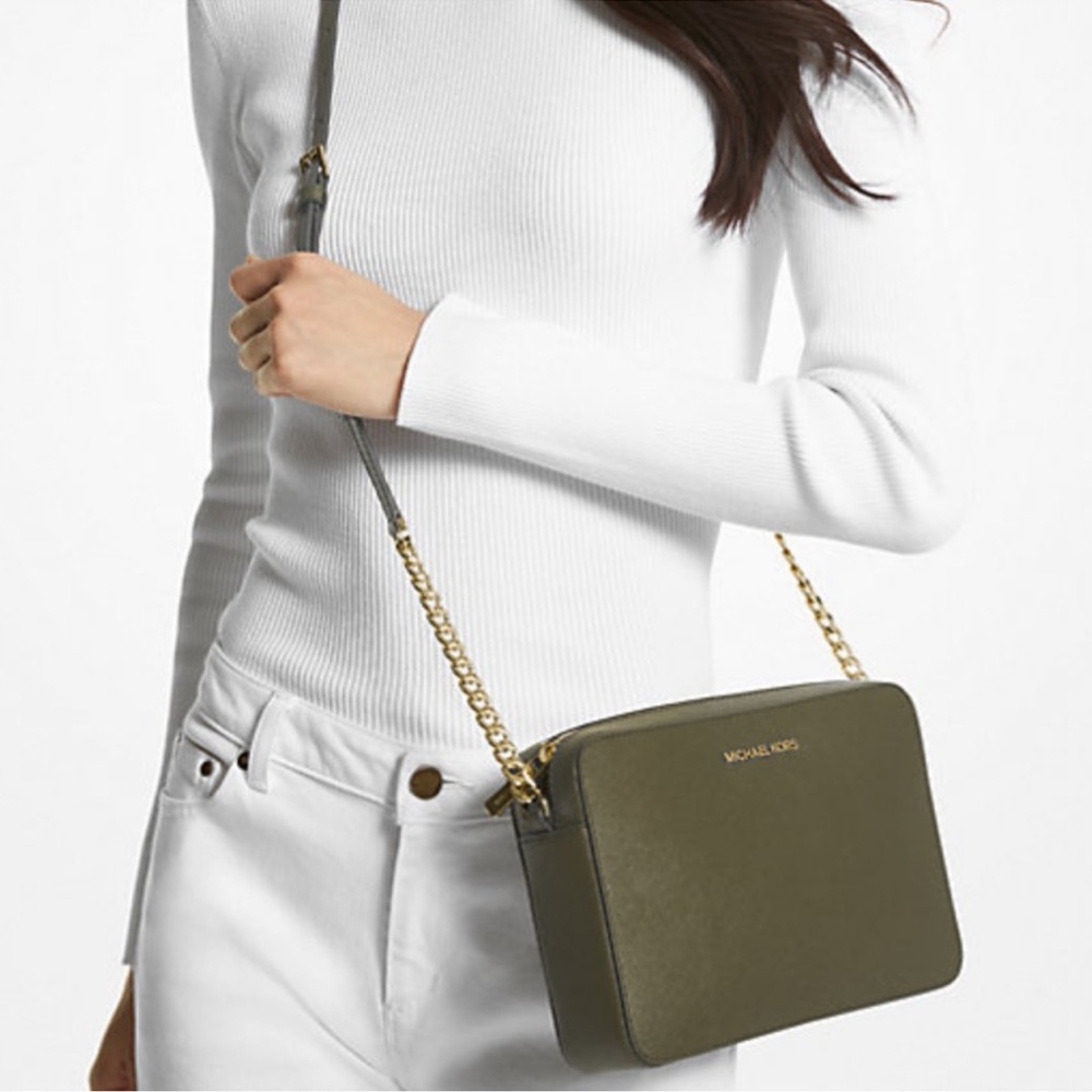 Michael Kors Jet Set Item Large East West Zip Crossbody Leather Olive
NWT - Picture 9 of 12